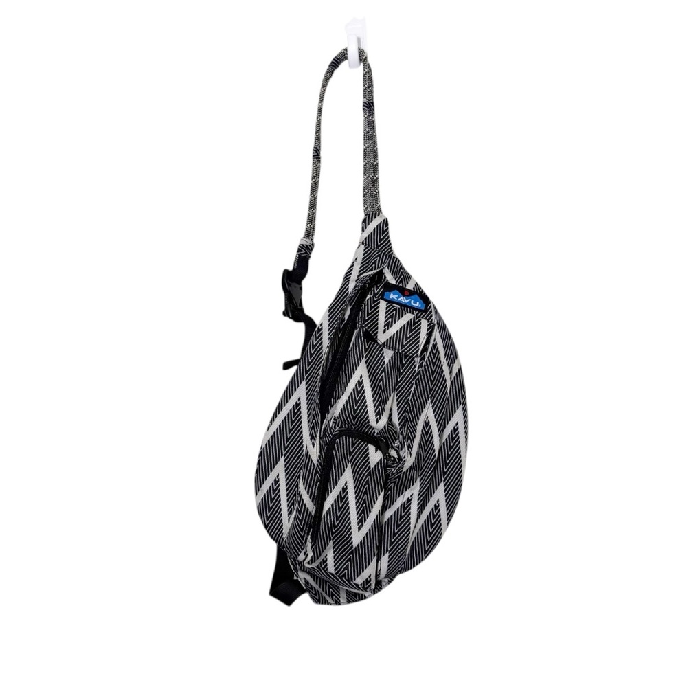 Kavu Black and‎ White Chevron Rope Sling Bag
